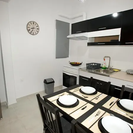 Apartment Sea Gem 1 *