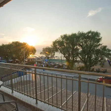 Sea Gem 1 Apartment